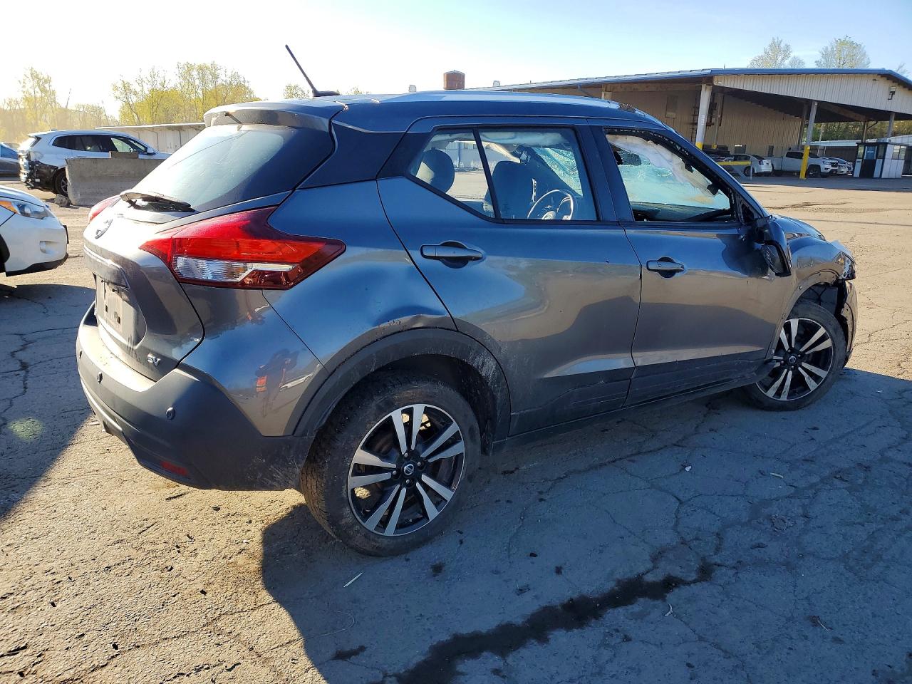 NISSAN KICKS 2020 — 4