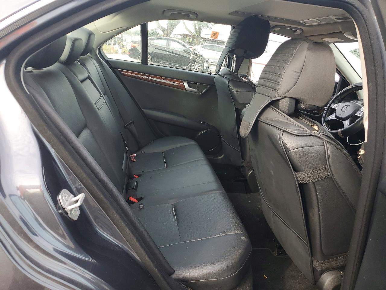 MERCEDES-BENZ C 2013 — 11