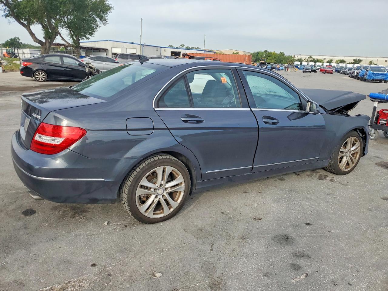 MERCEDES-BENZ C 2013 — 4