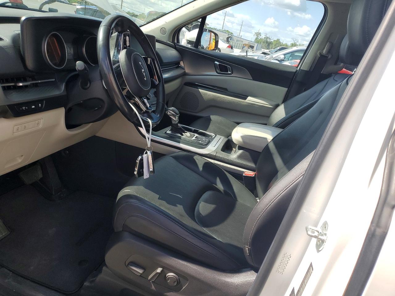 KIA CARNIVAL 2023 — 8