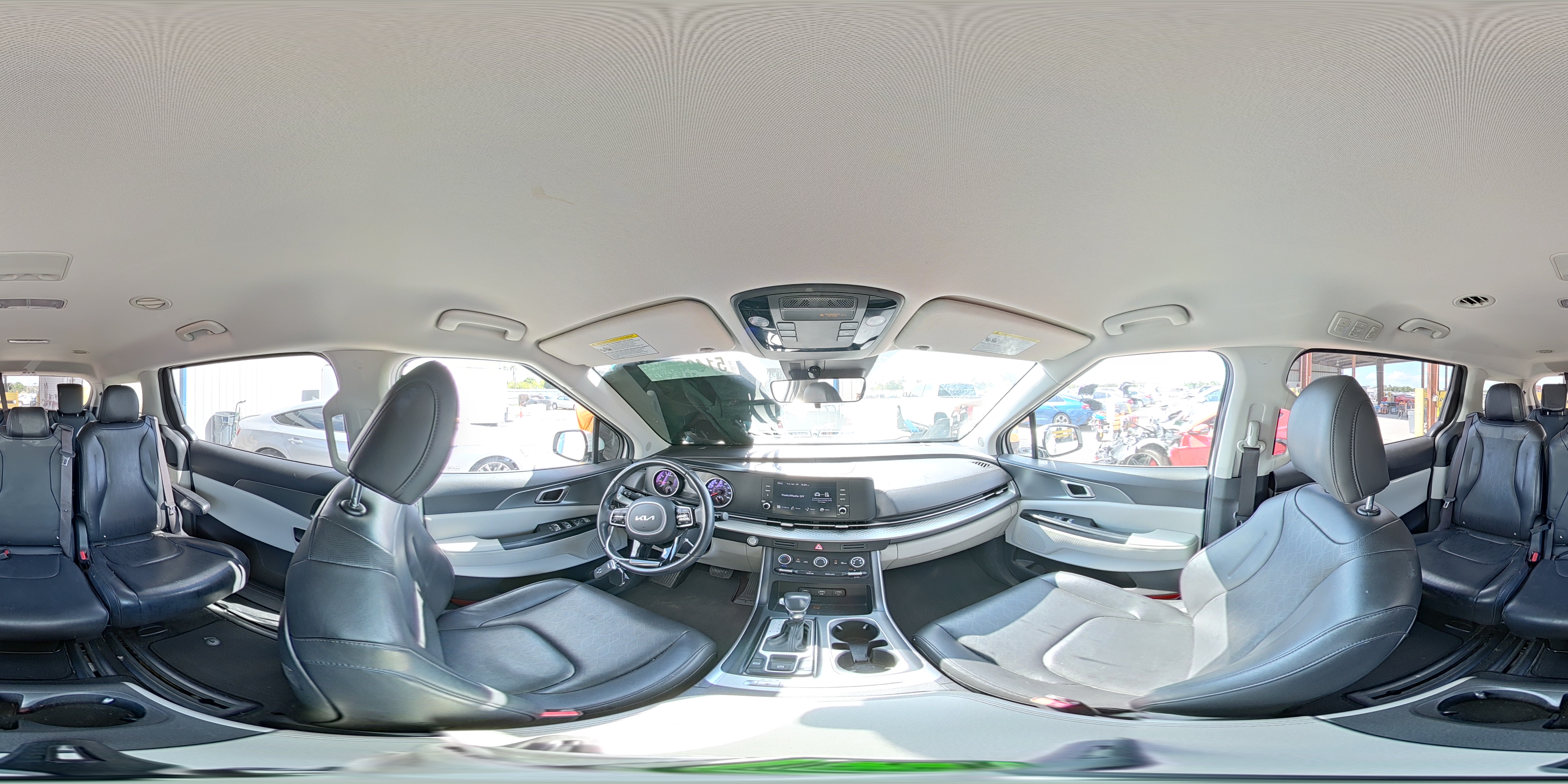 KIA CARNIVAL 2023 — 15