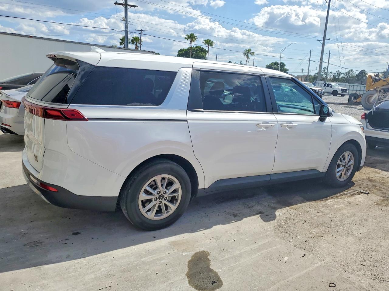 KIA CARNIVAL 2023 — 4