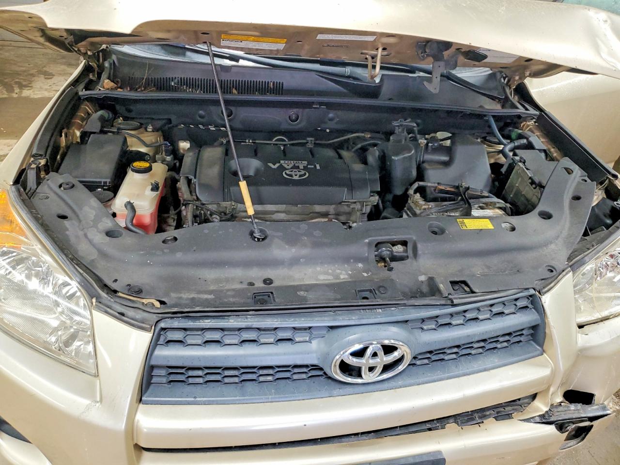 TOYOTA RAV4 2010 — 12