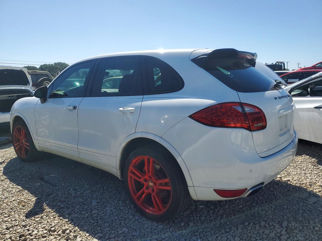 PORSCHE CAYENNE 2013 — 3