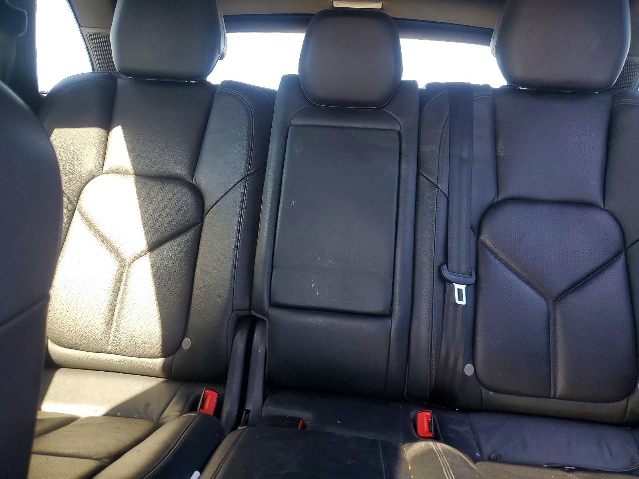 PORSCHE CAYENNE 2013 — 11