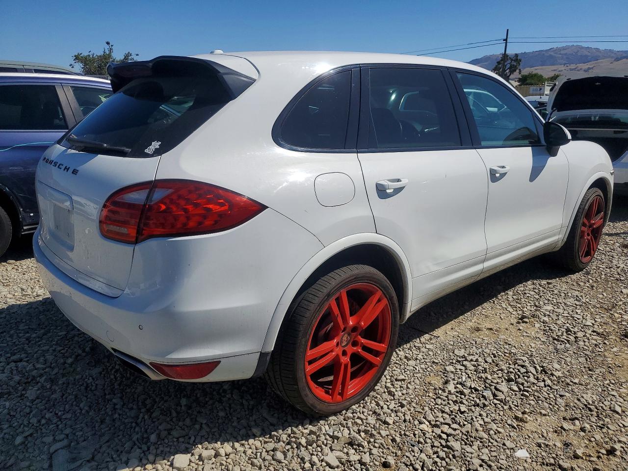 PORSCHE CAYENNE 2013 — 4