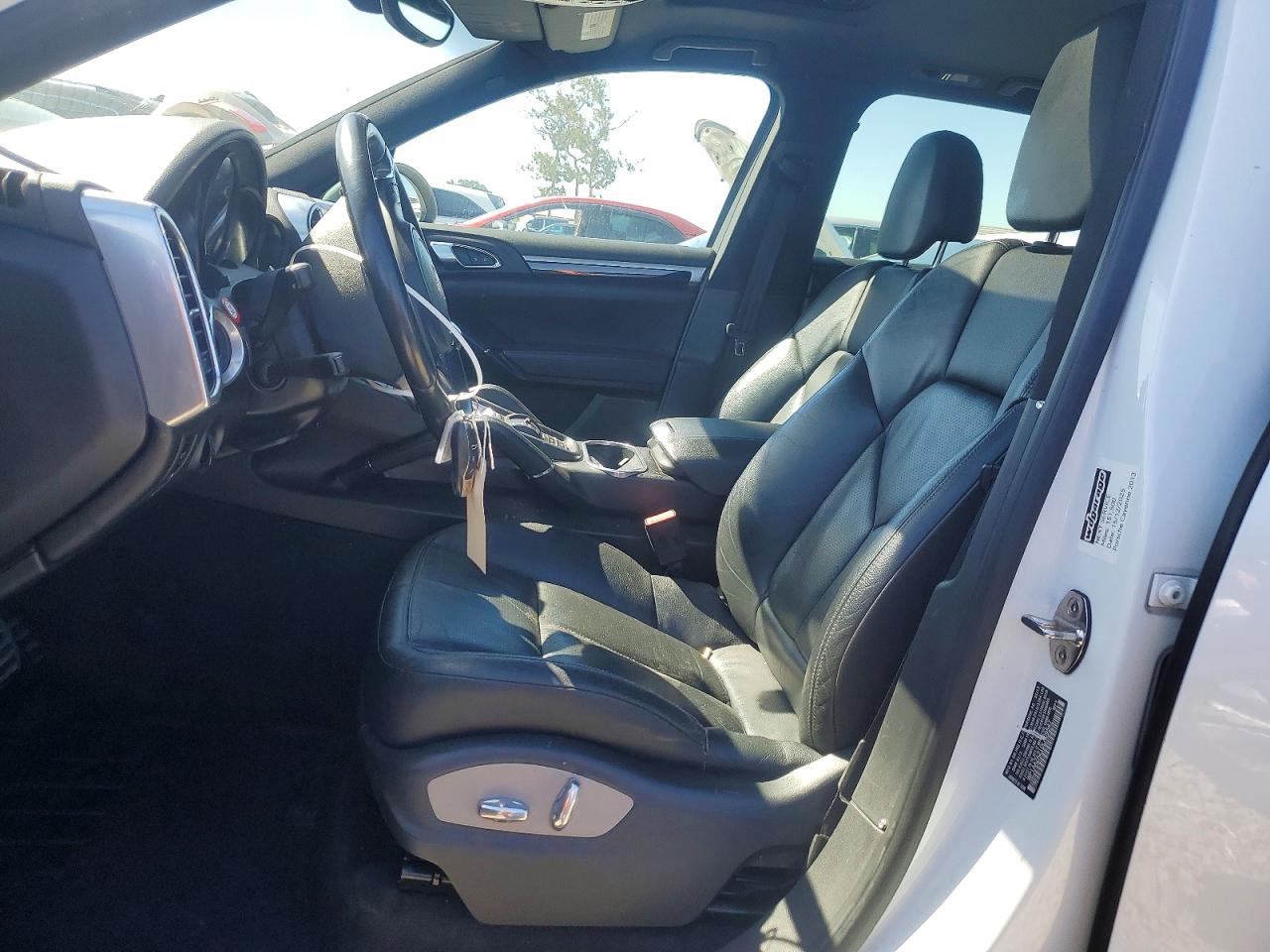 PORSCHE CAYENNE 2013 — 8