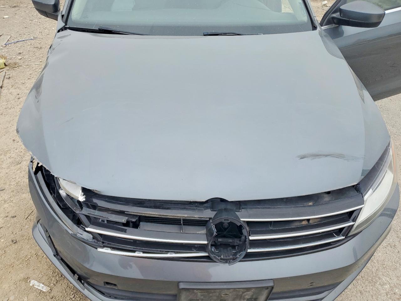 VOLKSWAGEN JETTA 2017 — 12
