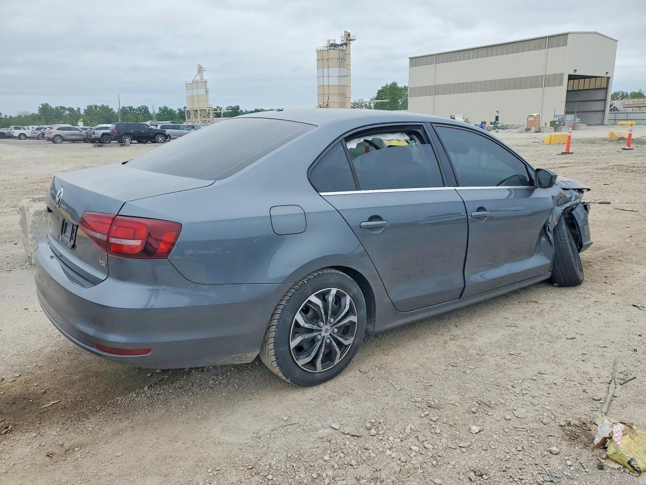 VOLKSWAGEN JETTA 2017 — 4
