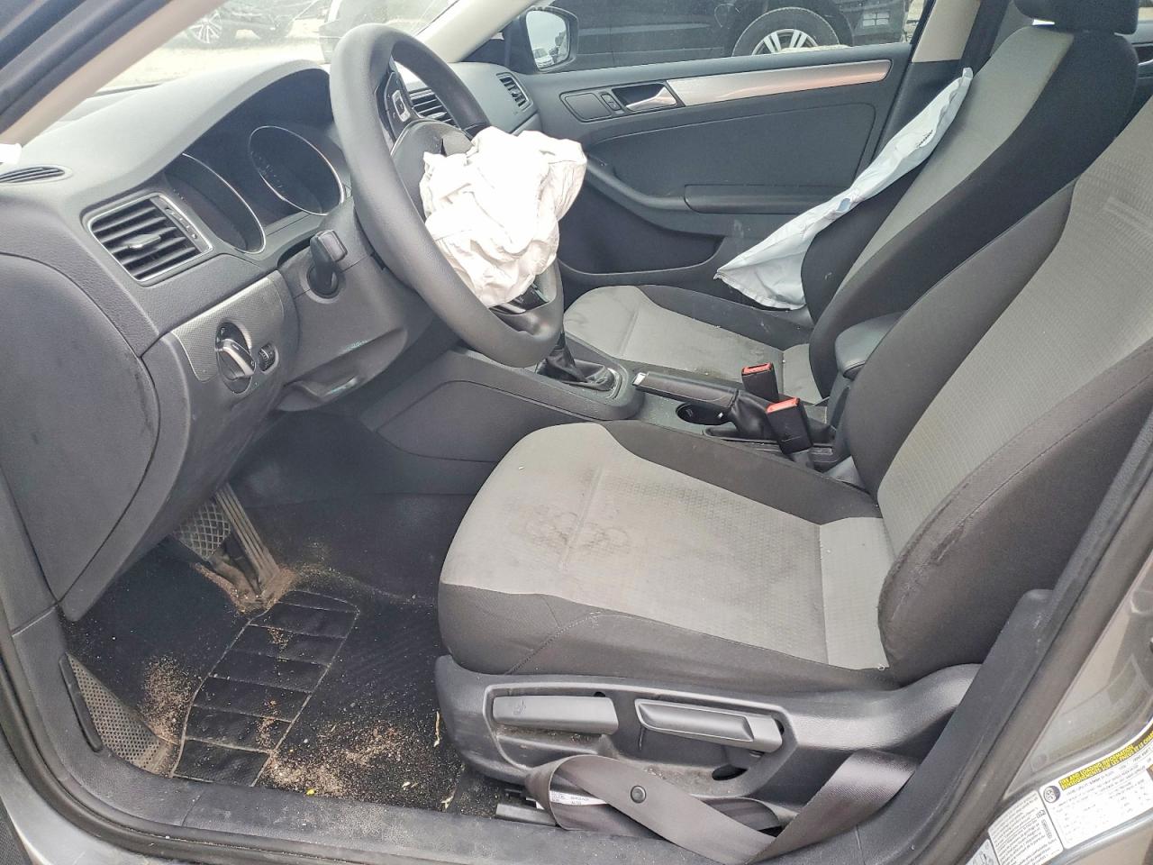 VOLKSWAGEN JETTA 2017 — 8