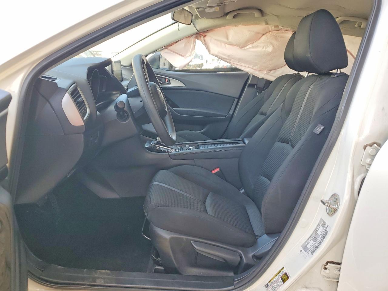 MAZDA 3 2018 — 8