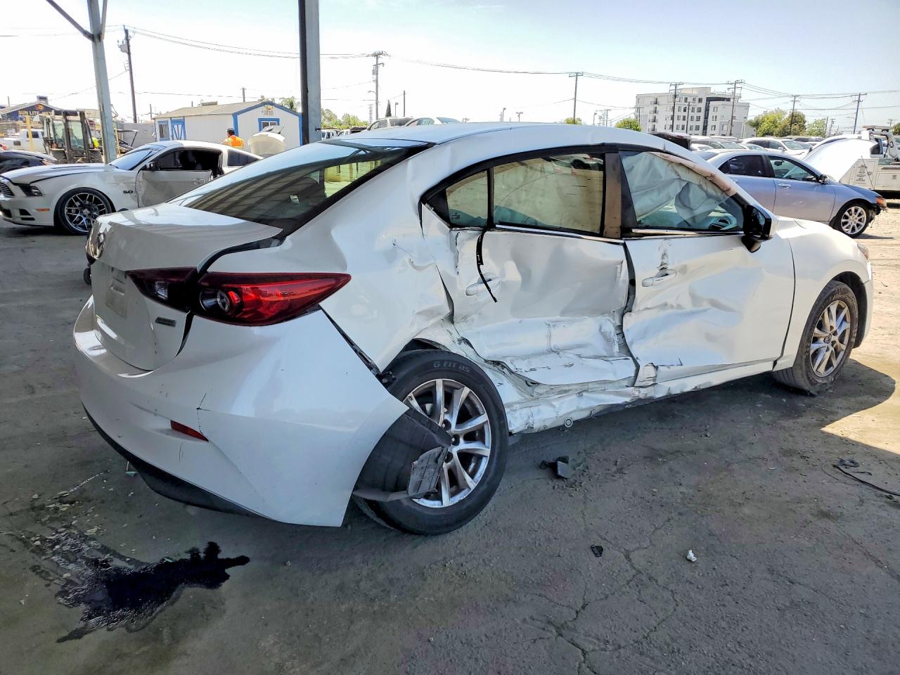 MAZDA 3 2018 — 4