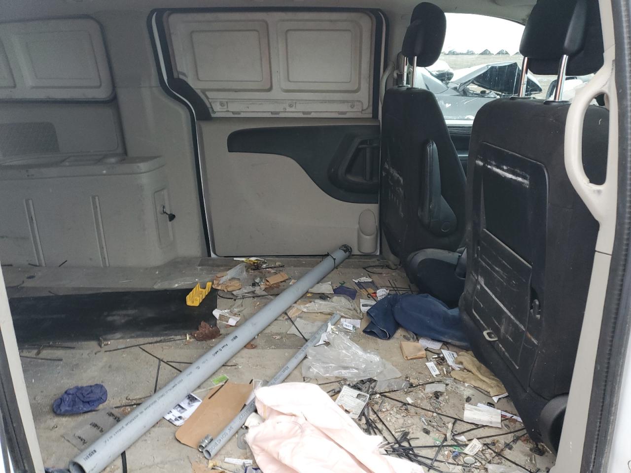 RAM TRADESMAN 2014 — 11