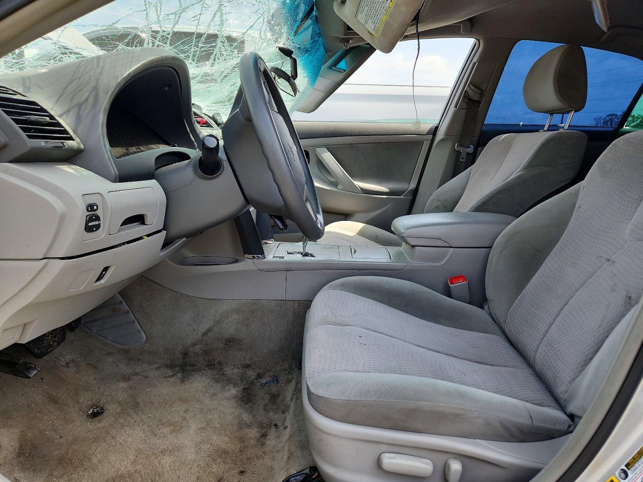 TOYOTA CAMRY 2010 — 8