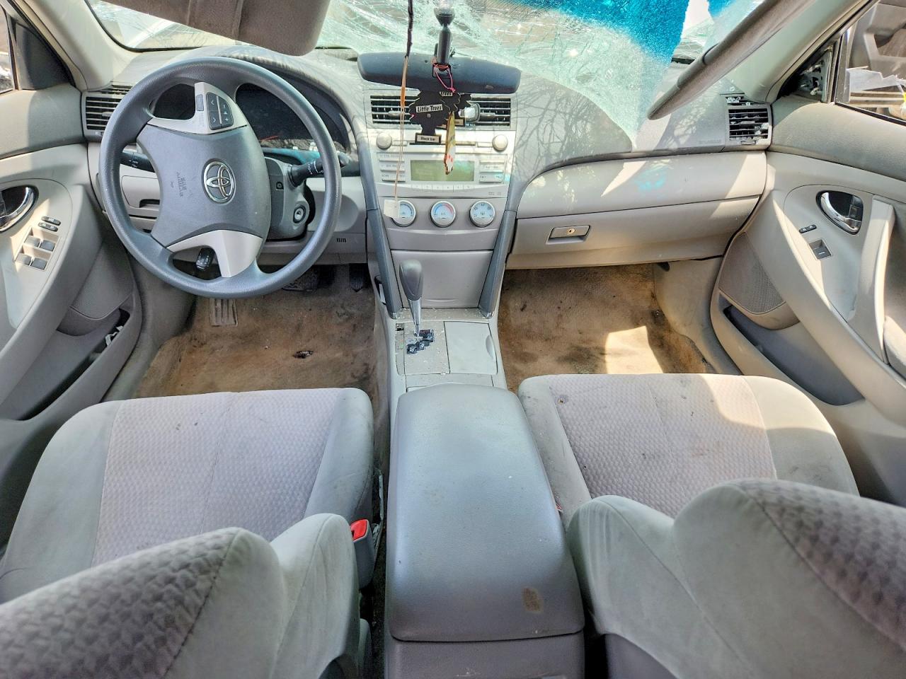 TOYOTA CAMRY 2010 — 9