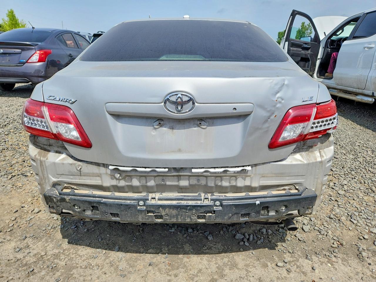 TOYOTA CAMRY 2010 — 7