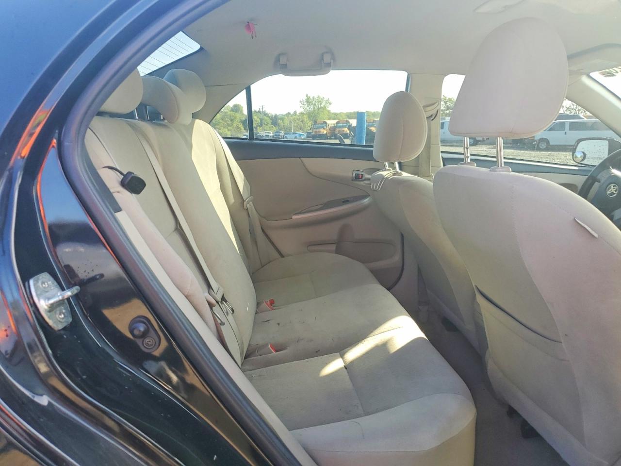 TOYOTA COROLLA 2012 — 11