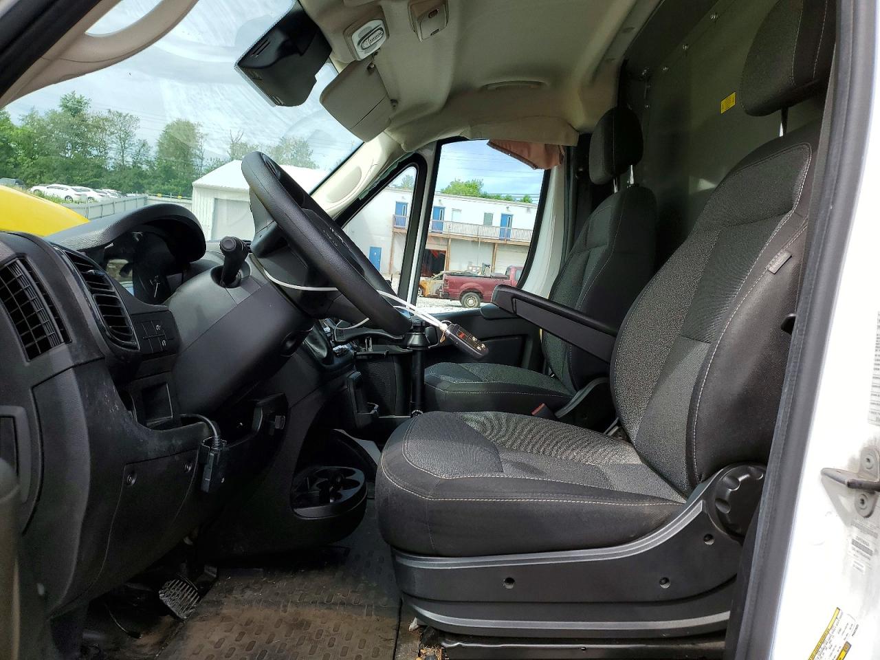 RAM PROMASTER 1500 2023 — 8