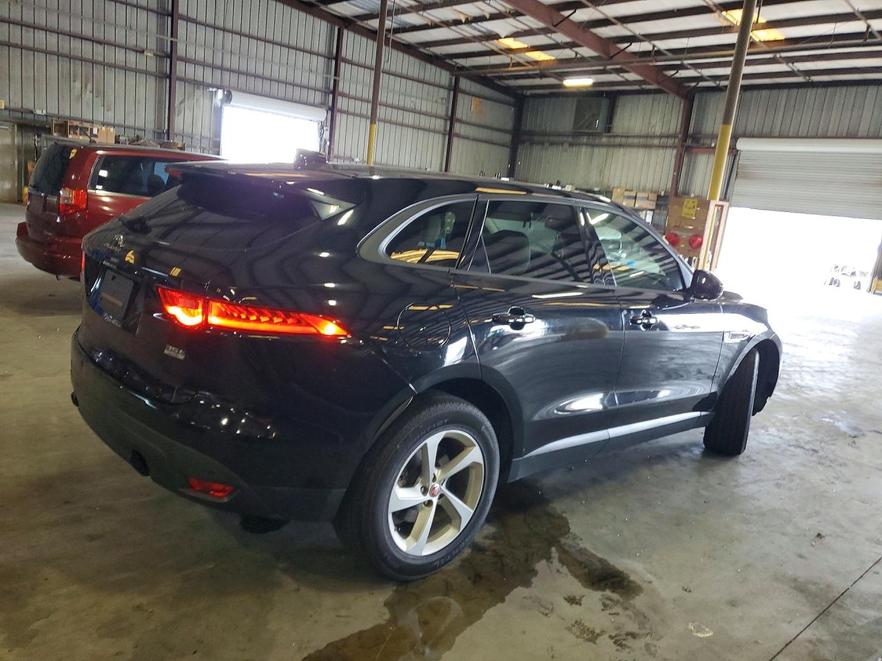 JAGUAR F-PACE 2018 — 4