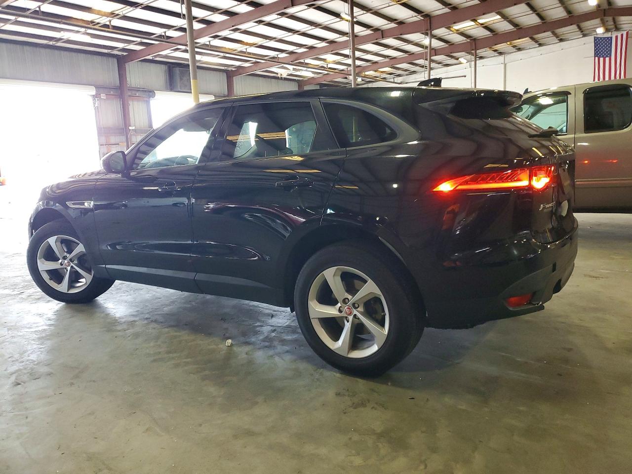 JAGUAR F-PACE 2018 — 3