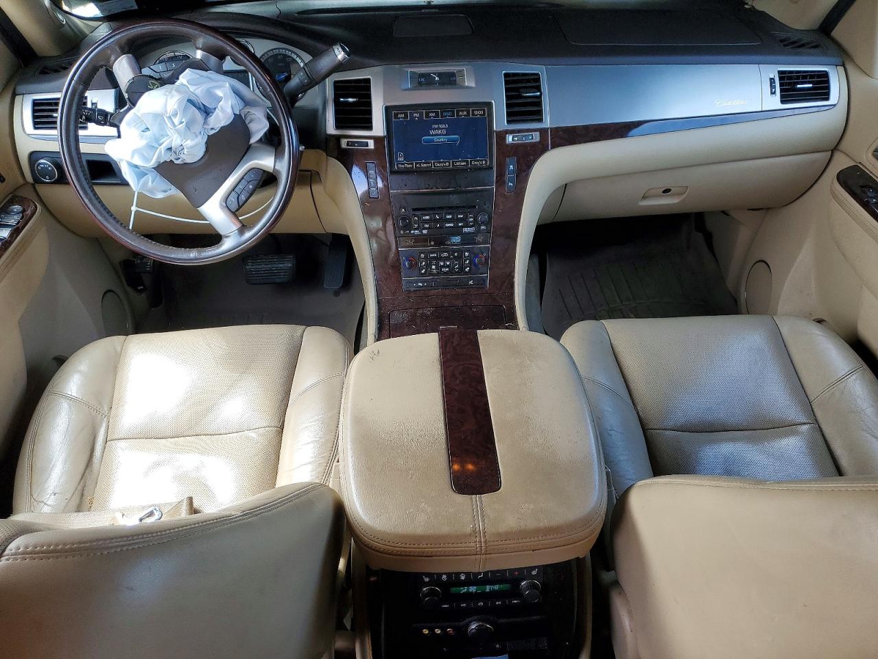 CADILLAC ESCALADE 2011 — 9