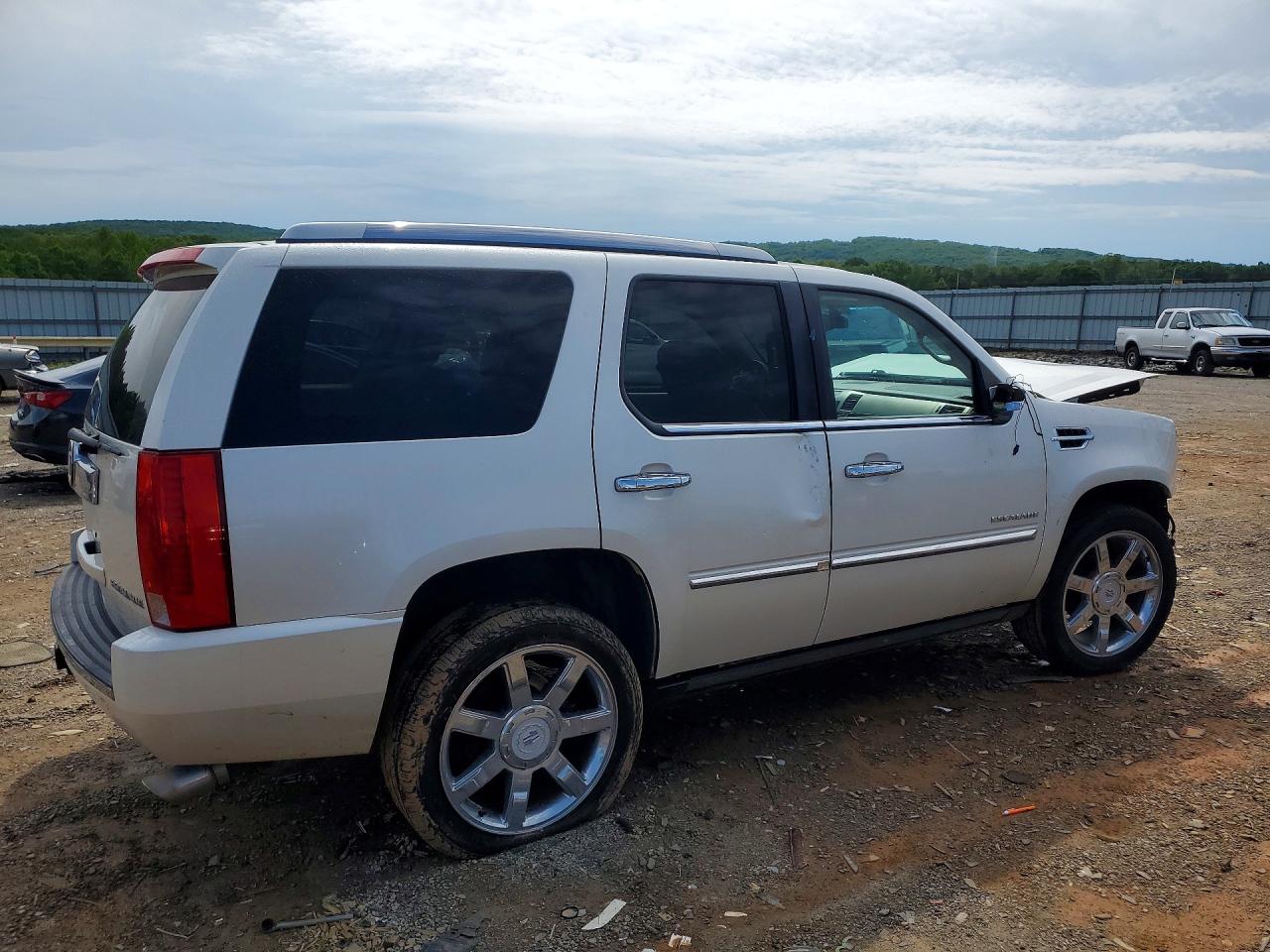 CADILLAC ESCALADE 2011 — 4