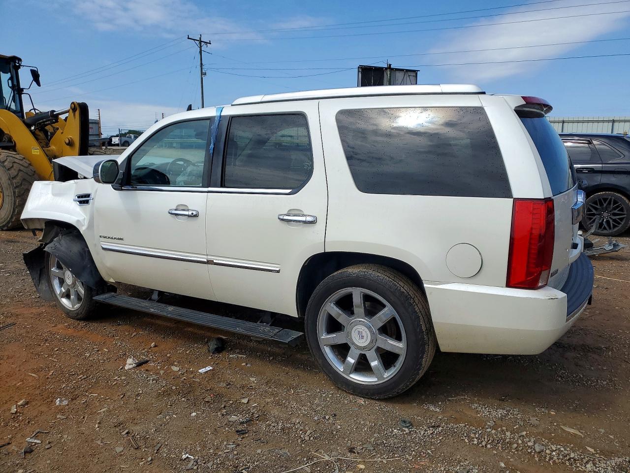 CADILLAC ESCALADE 2011 — 3
