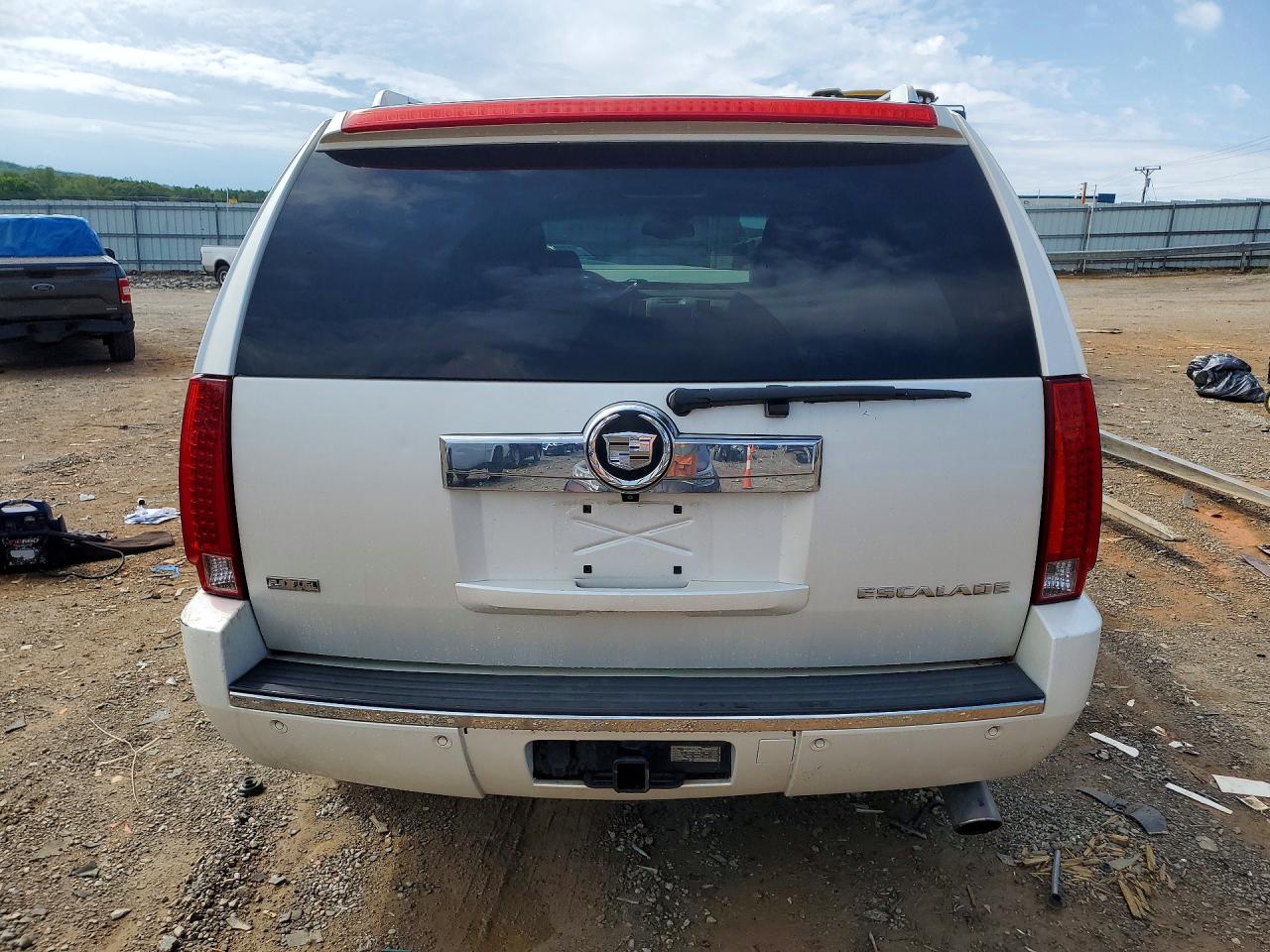 CADILLAC ESCALADE 2011 — 7