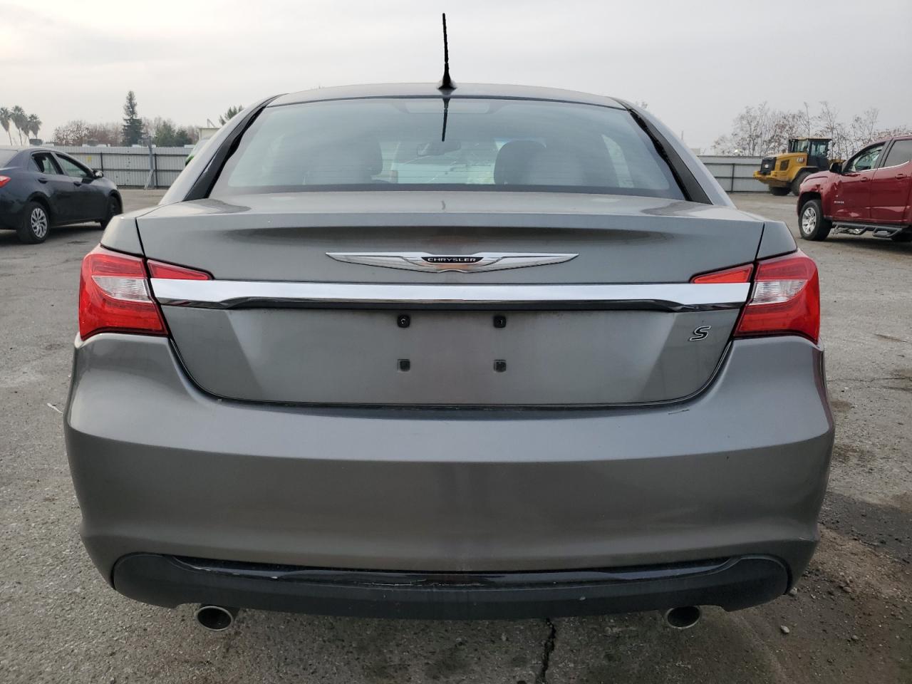 CHRYSLER 200 2012 — 7