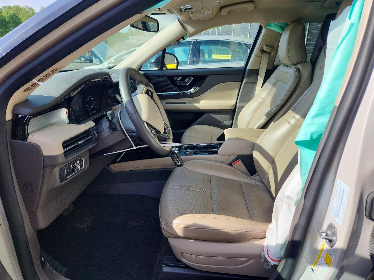 LINCOLN CORSAIR 2022 — 8