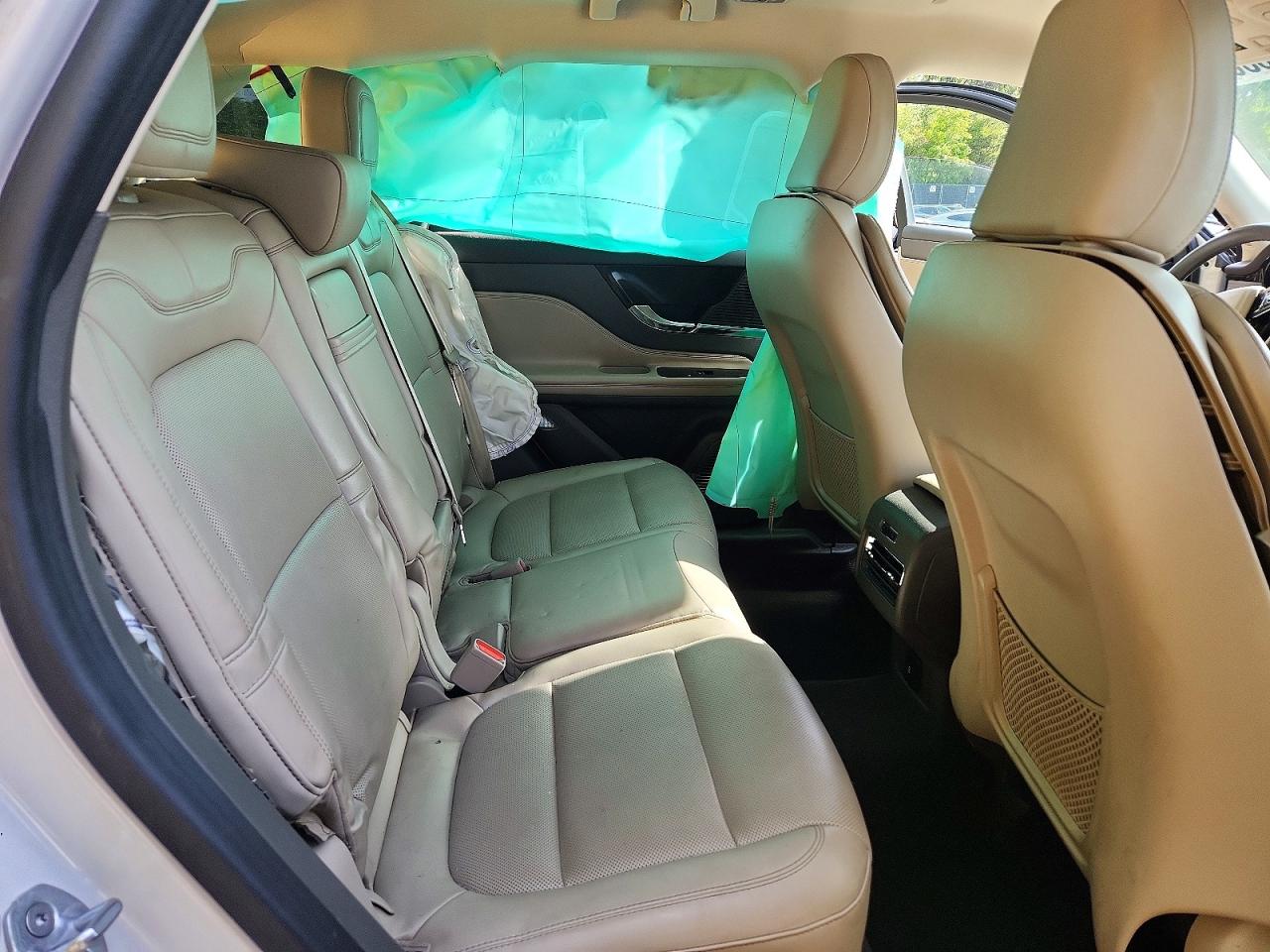 LINCOLN CORSAIR 2022 — 12