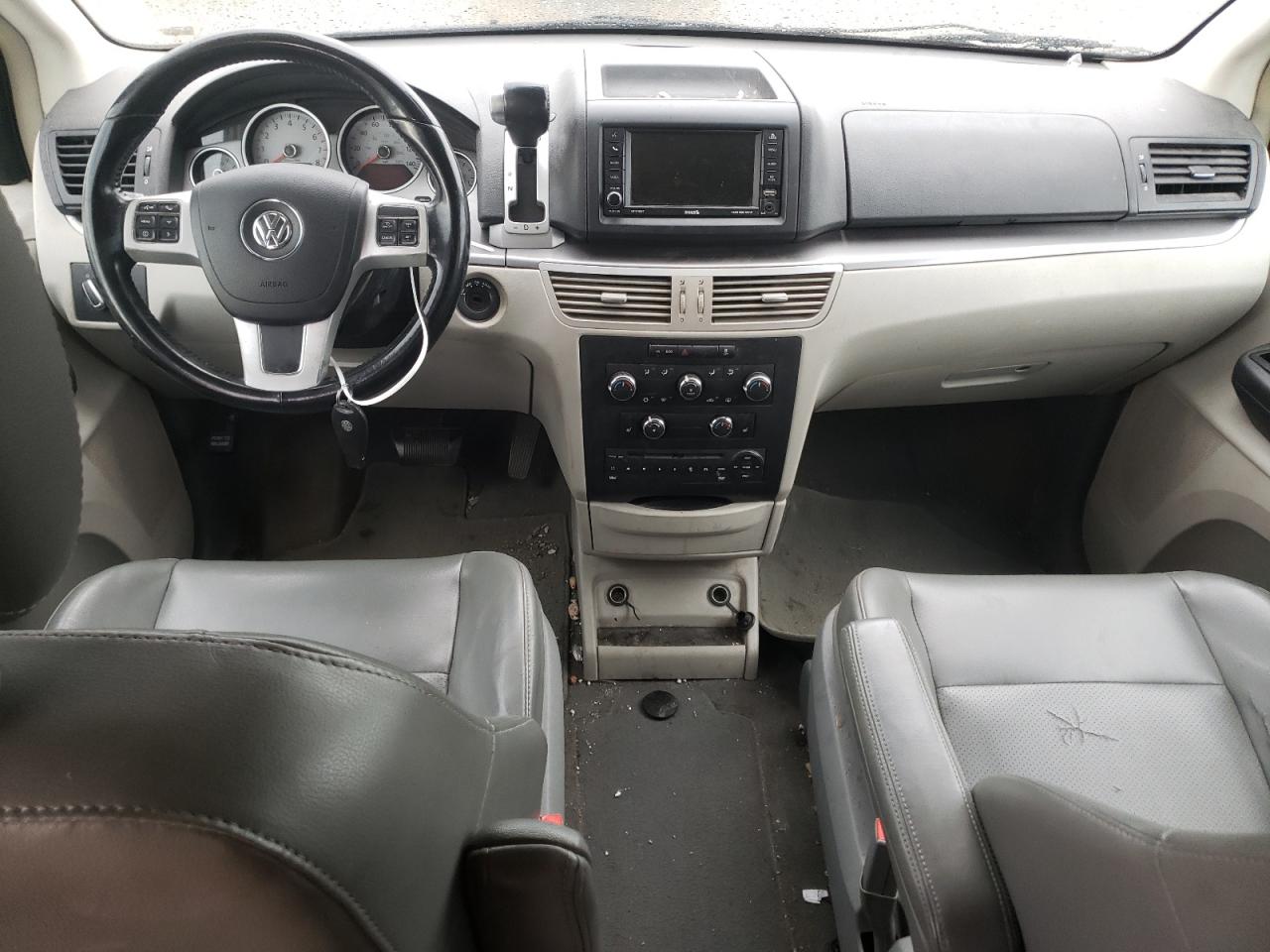 VOLKSWAGEN ROUTAN 2012 — 9
