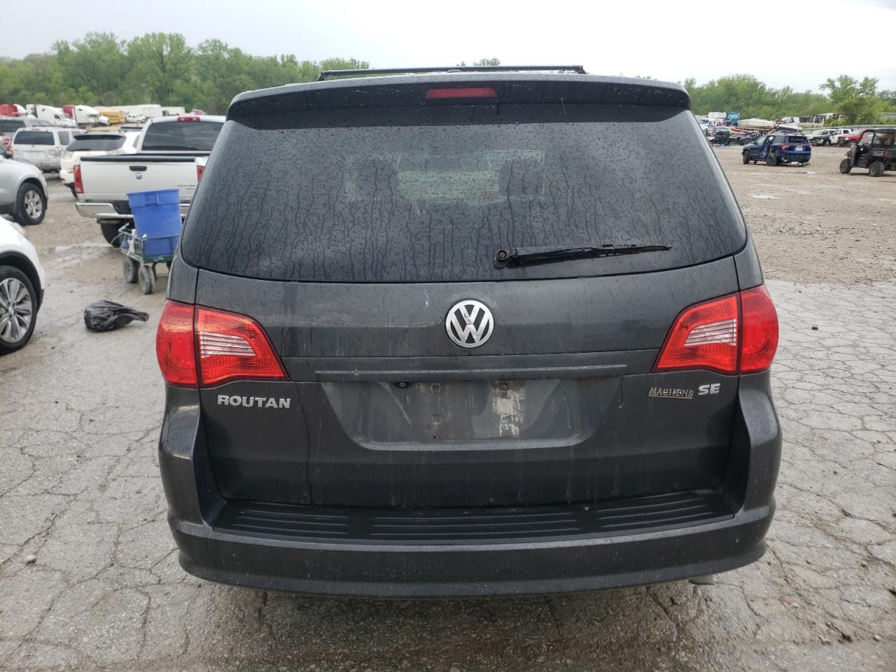 VOLKSWAGEN ROUTAN 2012 — 7
