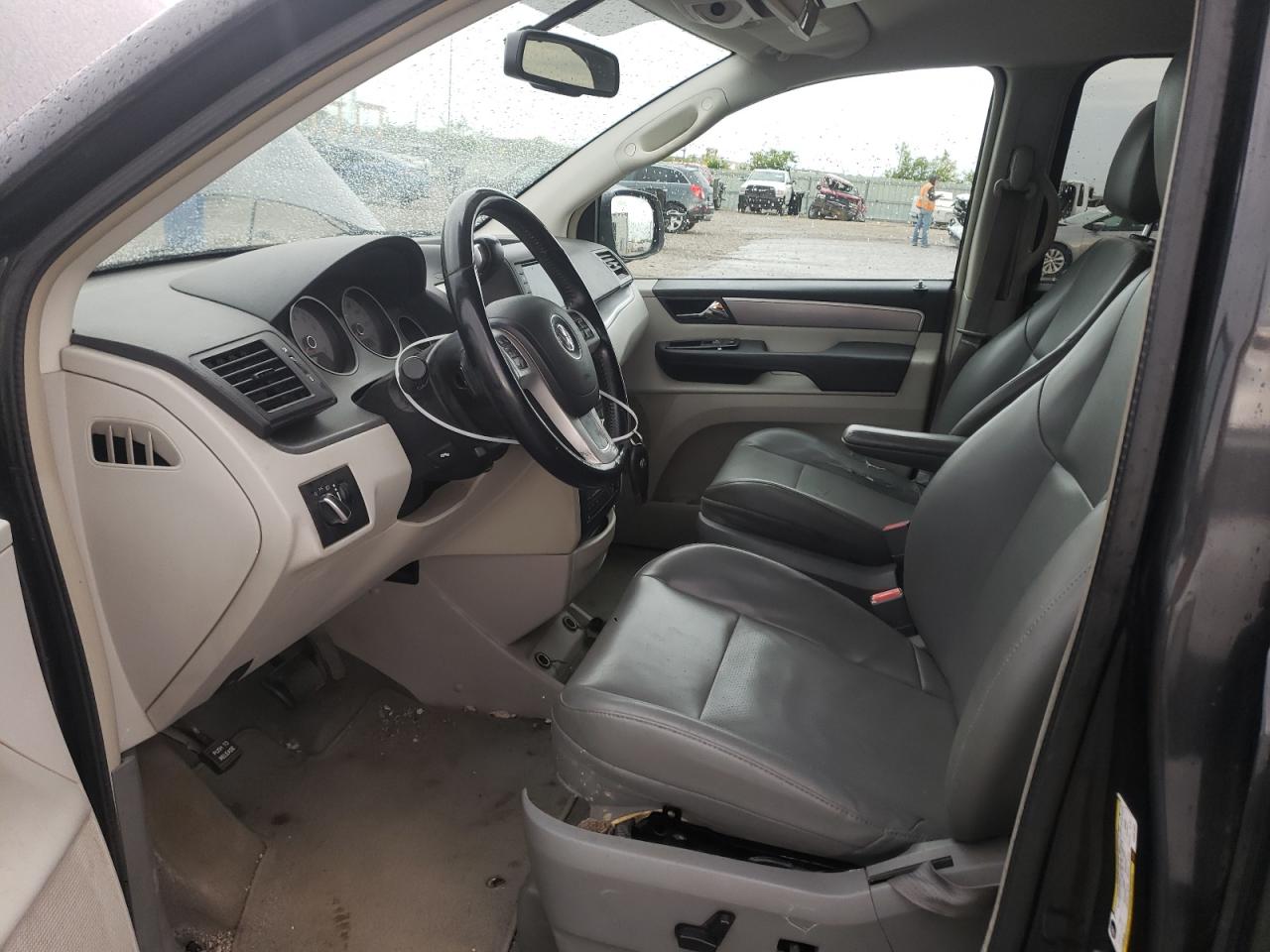 VOLKSWAGEN ROUTAN 2012 — 8