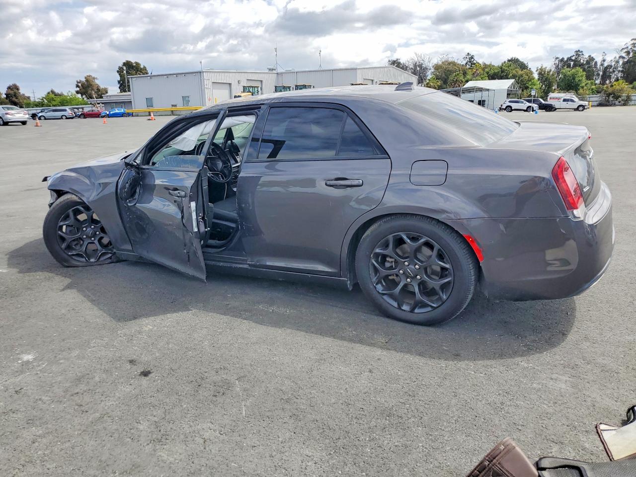 CHRYSLER 300 2019 — 3