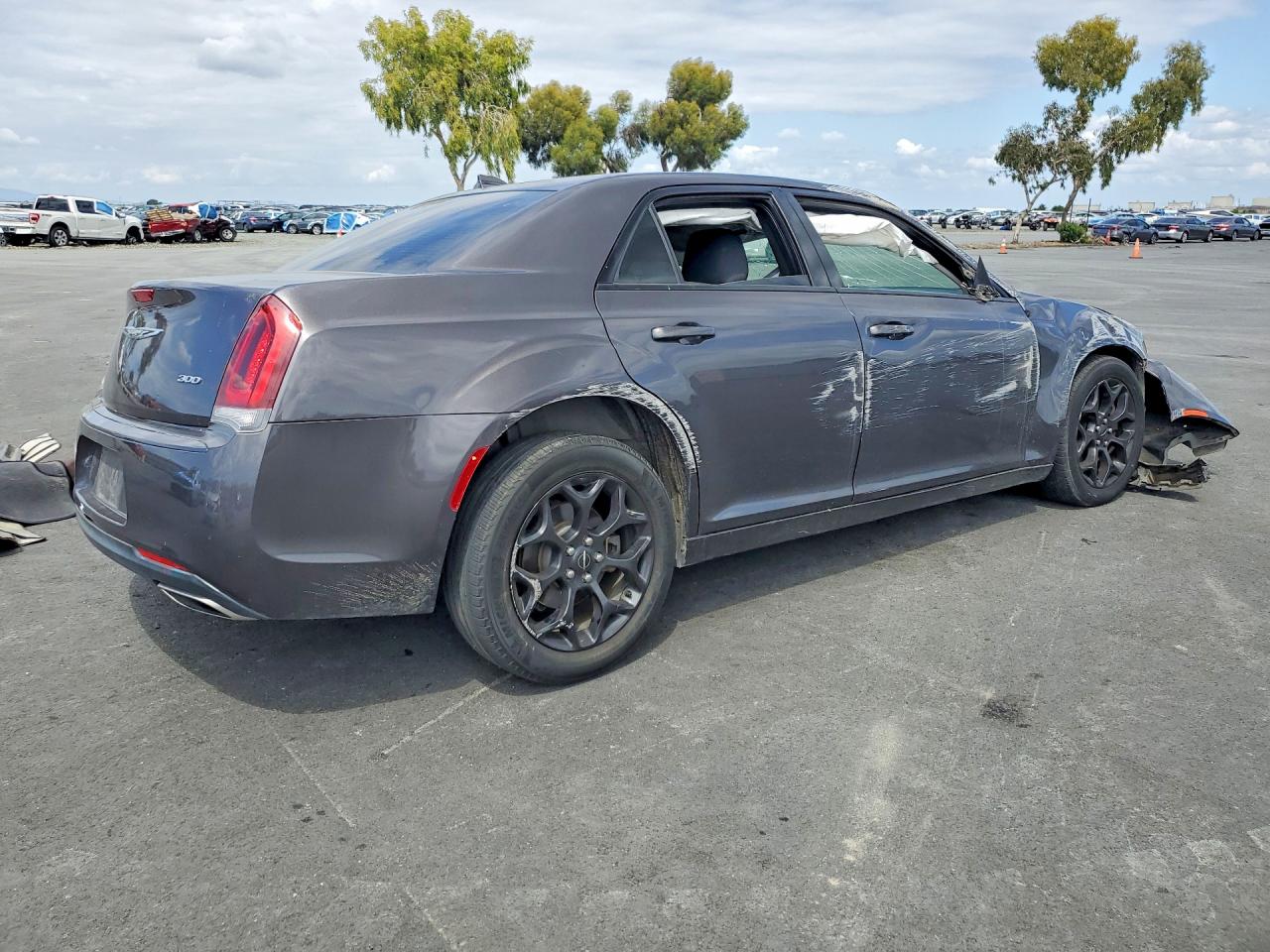CHRYSLER 300 2019 — 4