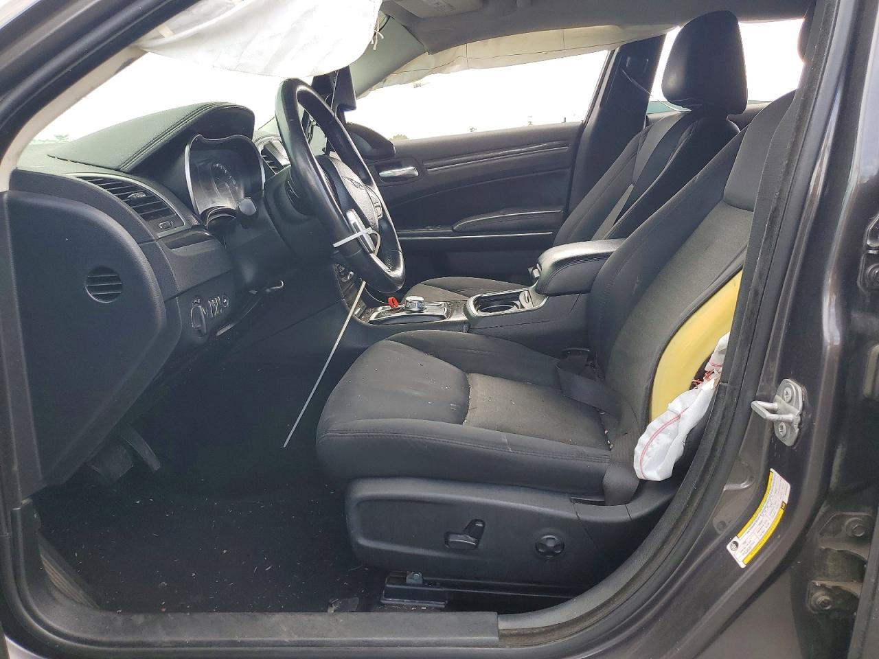 CHRYSLER 300 2019 — 8