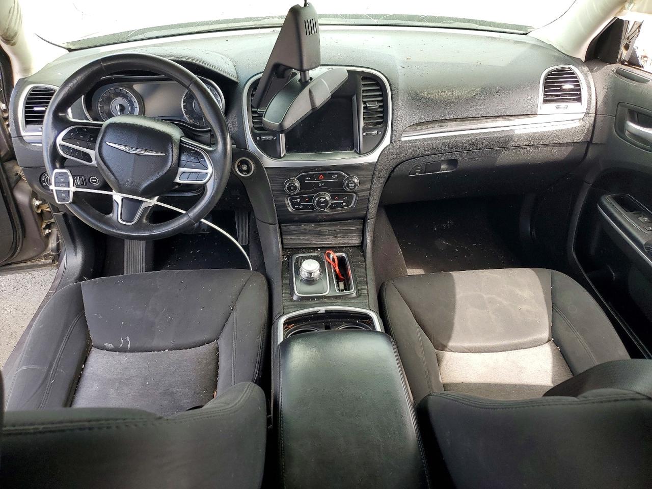 CHRYSLER 300 2019 — 9