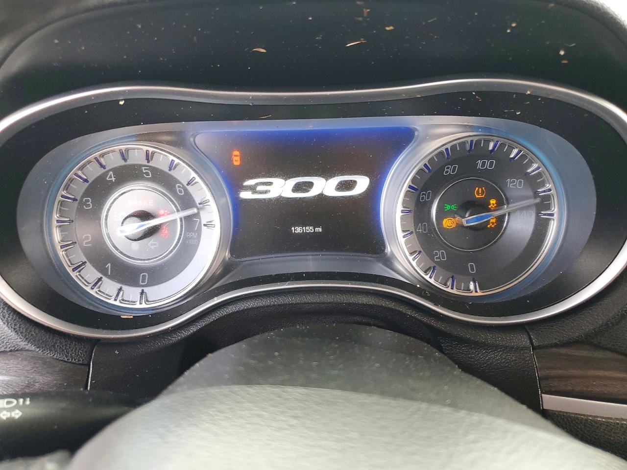CHRYSLER 300 2019 — 10