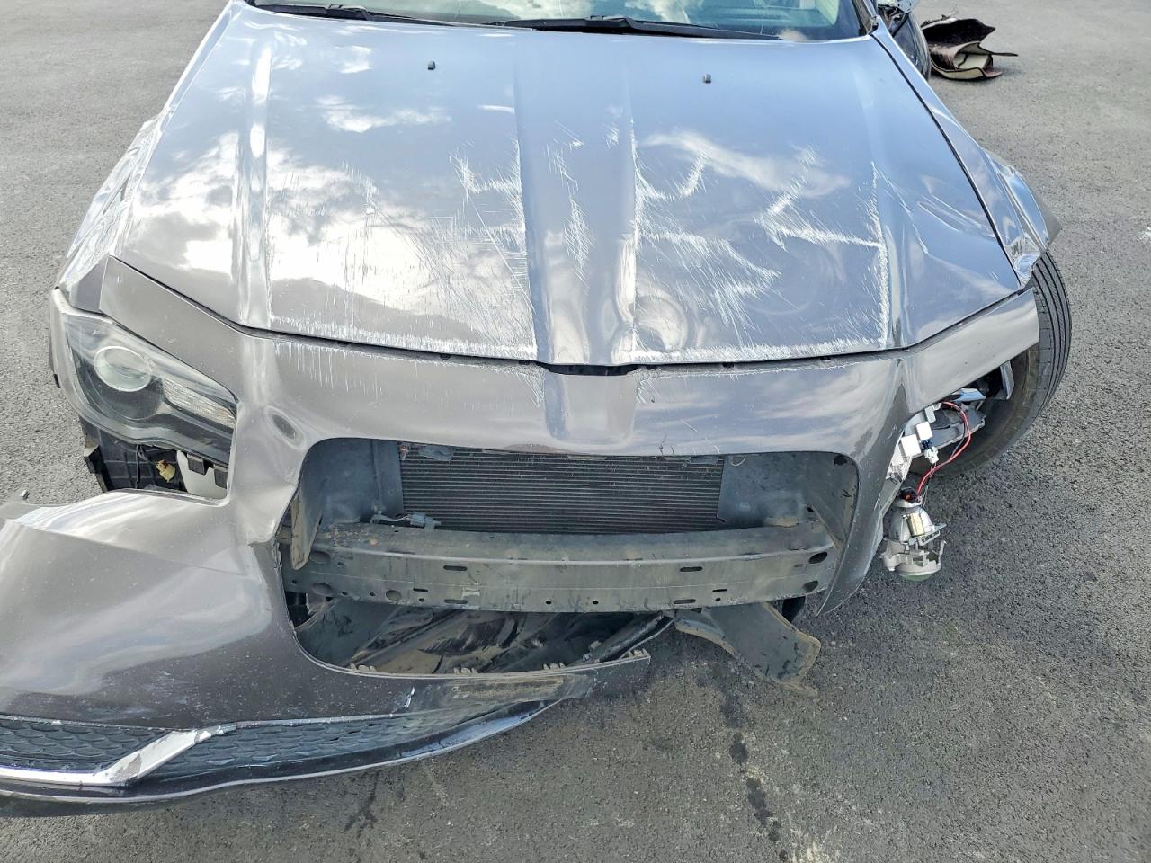 CHRYSLER 300 2019 — 12