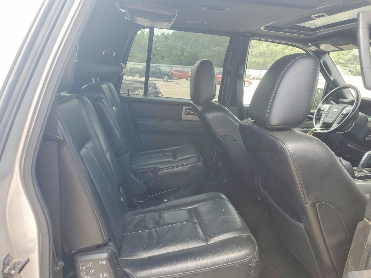 FORD EXPEDITION 2017 — 12