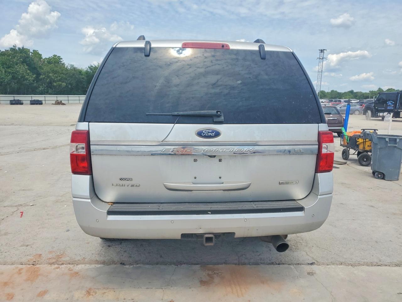 FORD EXPEDITION 2017 — 7