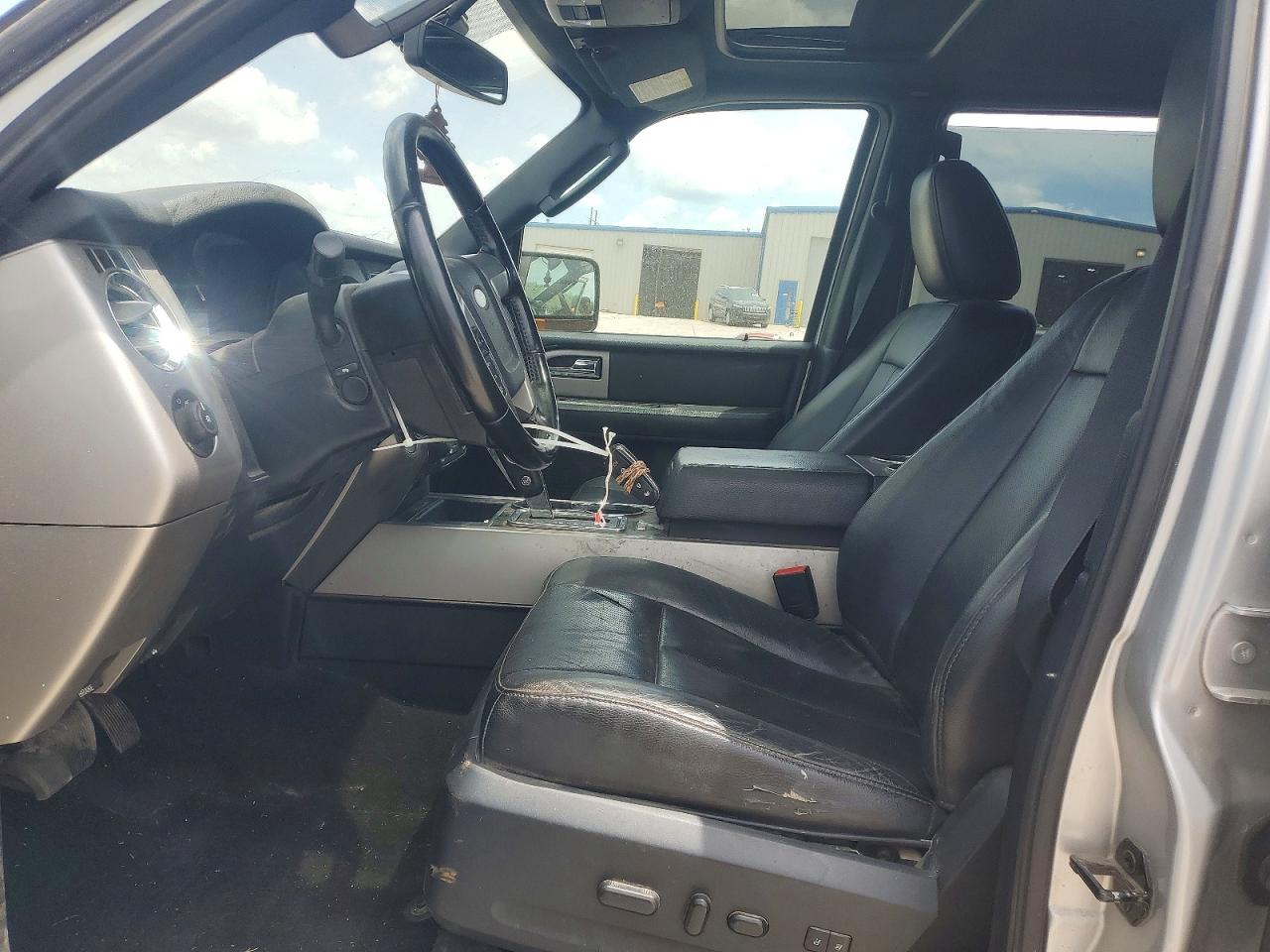 FORD EXPEDITION 2017 — 8