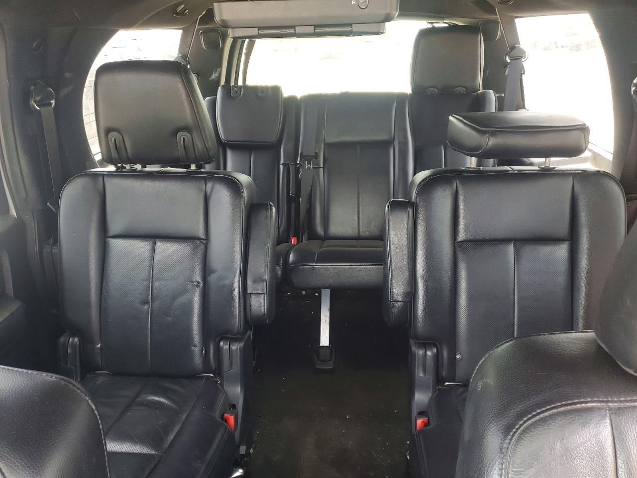 FORD EXPEDITION 2017 — 11