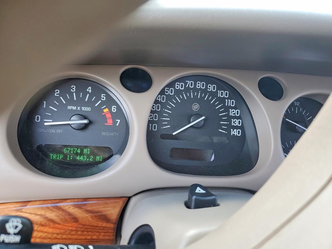 BUICK LESABRE 2001 — 10