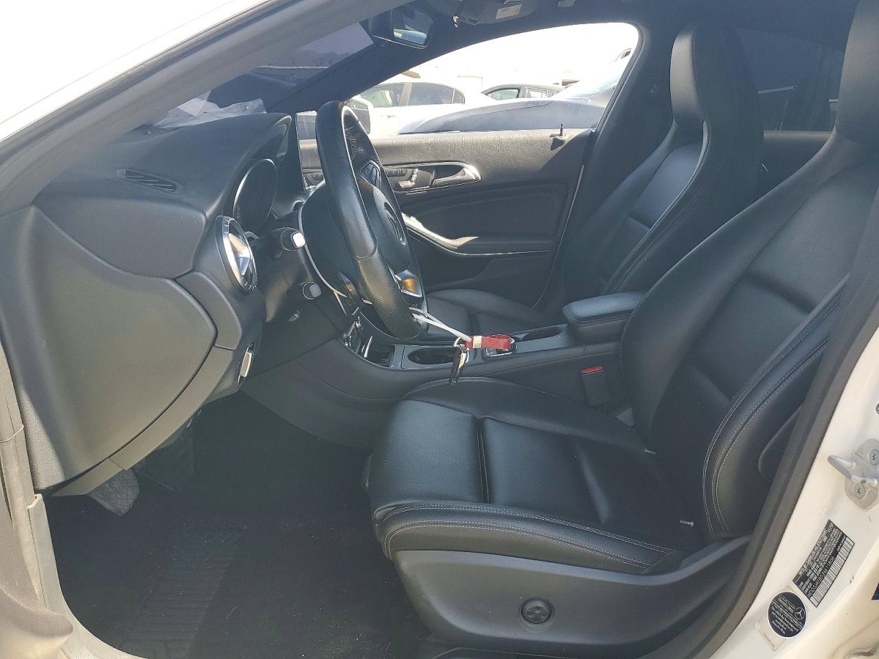 MERCEDES-BENZ CLA 2018 — 8