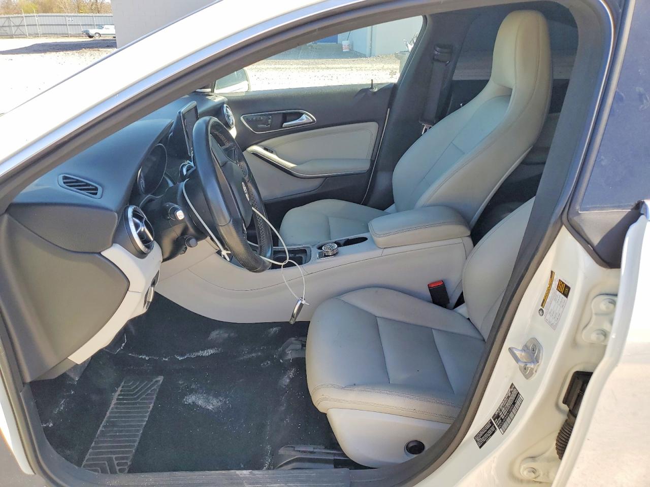 MERCEDES-BENZ CLA 2014 — 8