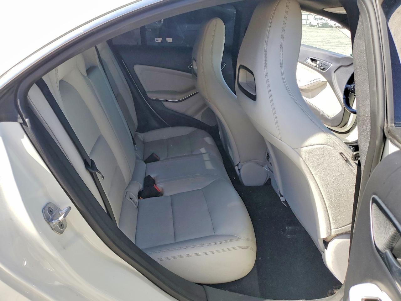MERCEDES-BENZ CLA 2014 — 11