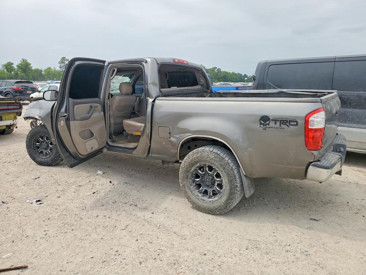TOYOTA TUNDRA 2006 — 3