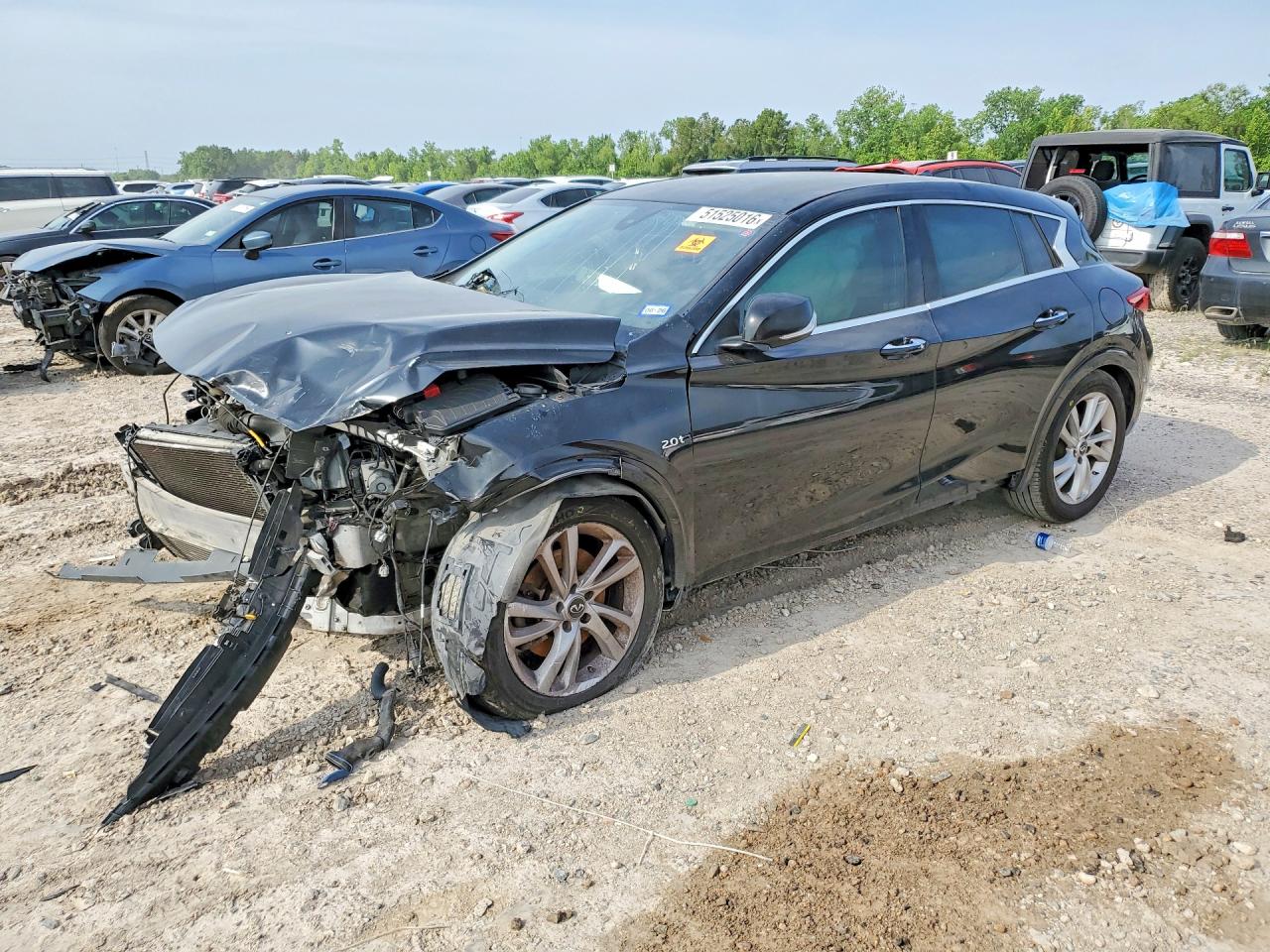 2017 INFINITI QX30 BASE